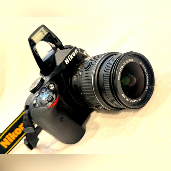 Nikon D3300 DX- DSLR Kit 18-55mm DX VR II 55-200mm DX VR II